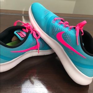NWOB Nike Free RN size 10
